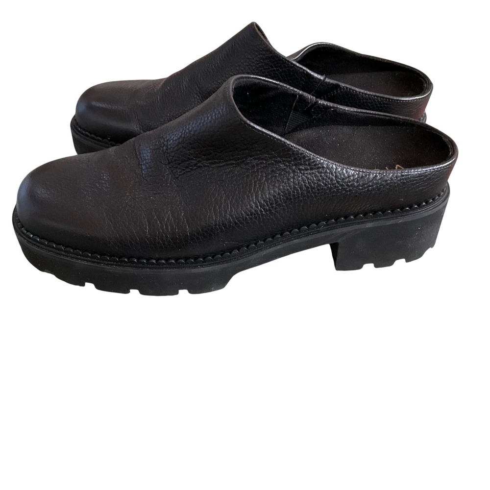 Vionic Fairfax Clogs Women Size 8 Black Pebbled Leather Lug Sole Mules